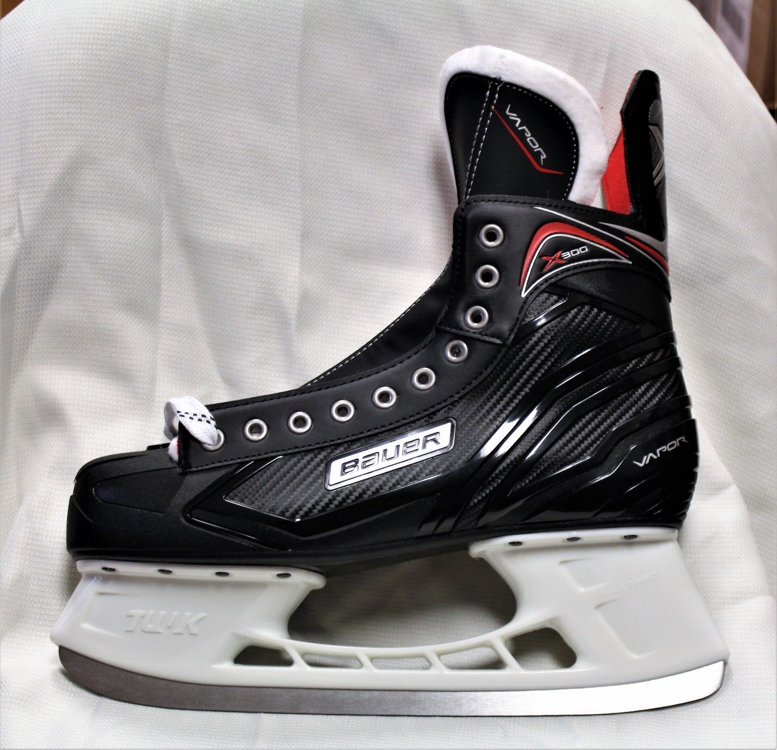 Bauer vapor. Коньки Bauer x300. Bauer Vapor x300. Хоккейные коньки Bauer NSX. Bauer Vapor x300 NS.