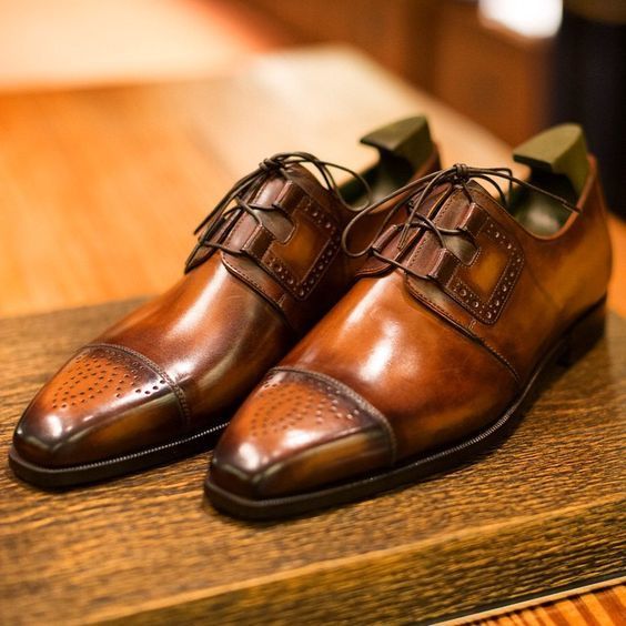 Handmade tan luxury business shoes, dress shoes for men, leather brogue to shoes