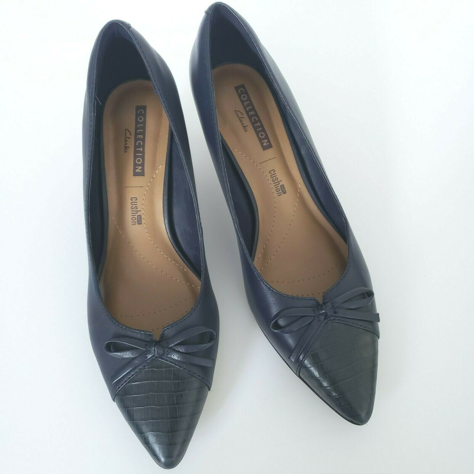 clarks soft leather pumps