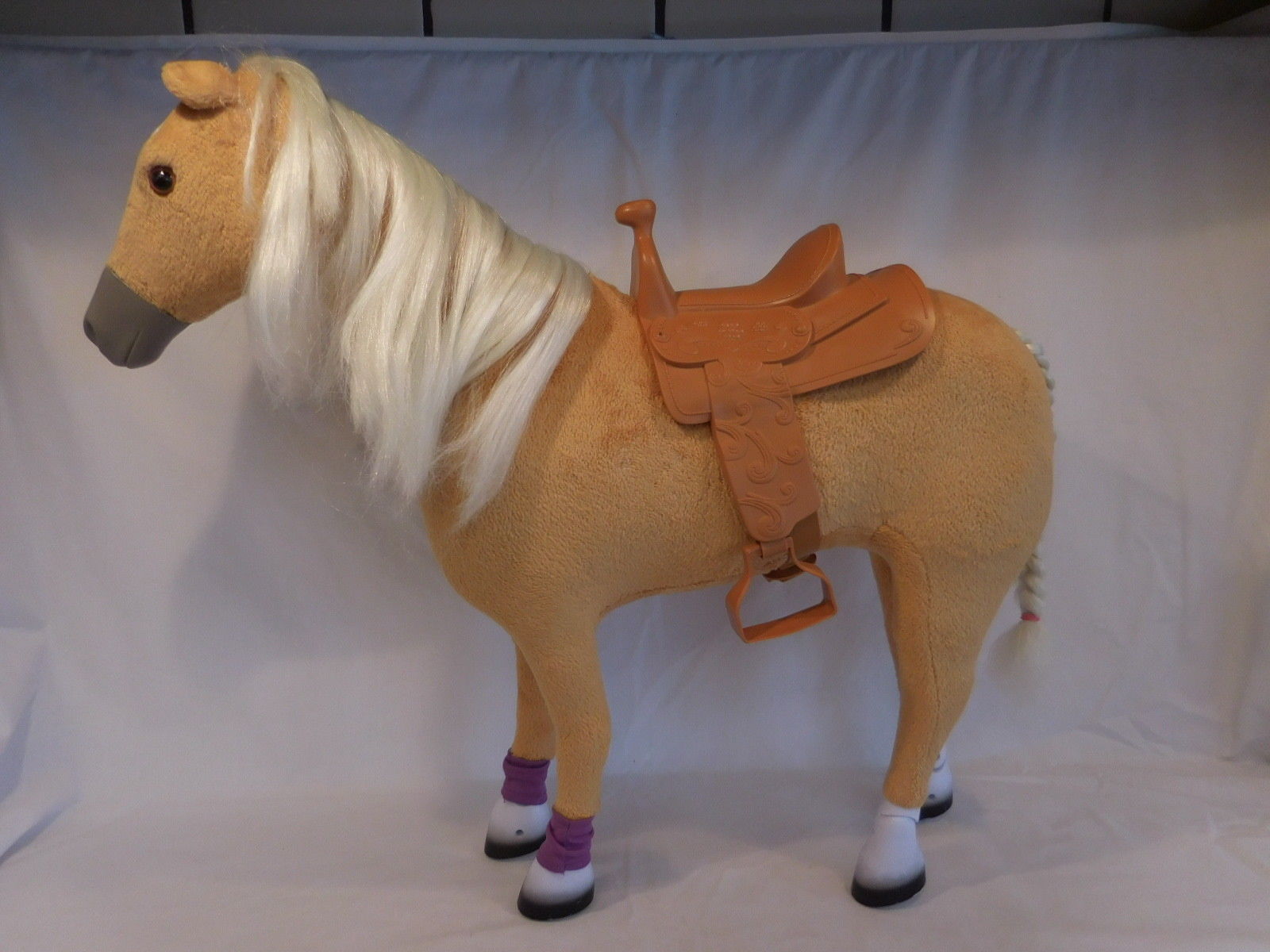 my life as 18 inch palomino horse