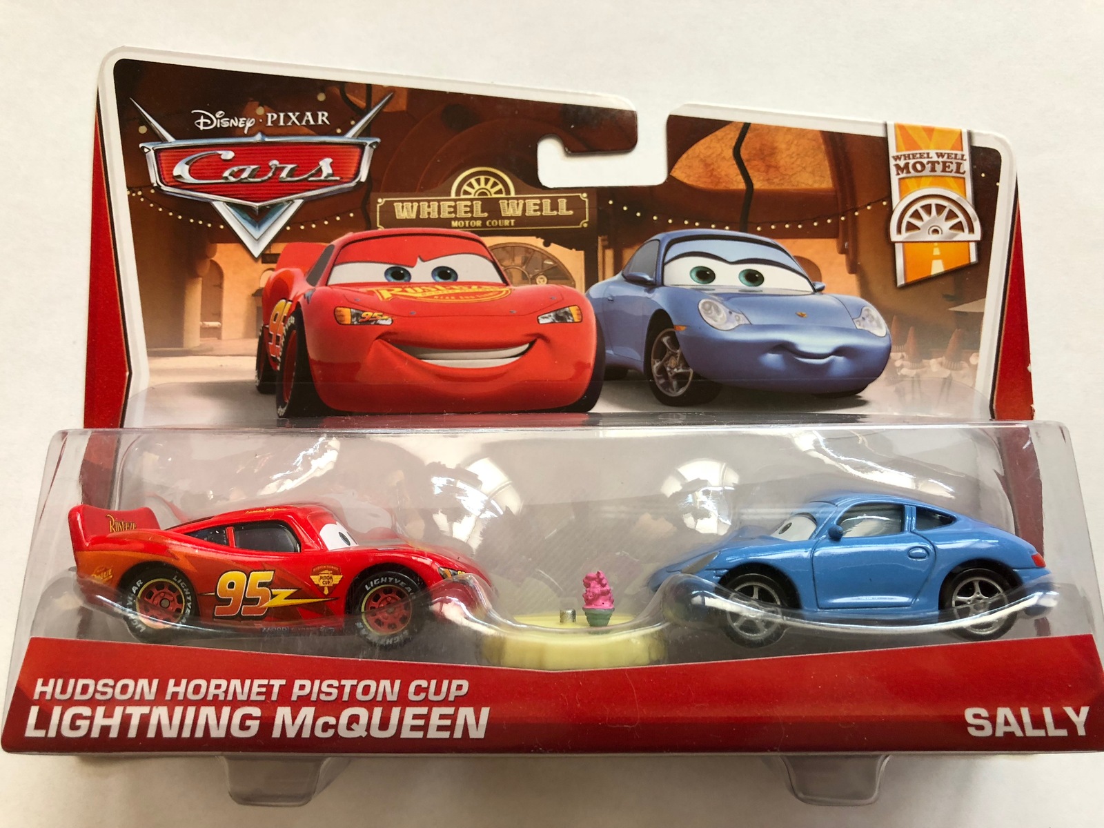 Cars Hudson Hornet Piston Cup Lightning Mc Queen Is De Uit De Cars | My ...