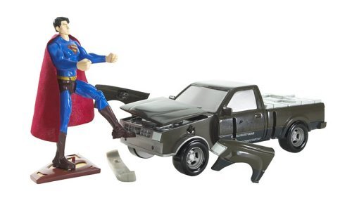 Truck Lifting Superman Returns Figure / Mattel / 2006 Daily