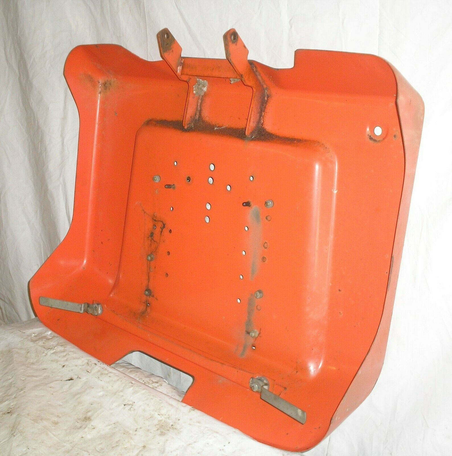 Simplicity Tractor Lawnmower Landlord 7112 w 12 HP Kohler Rear Fenders