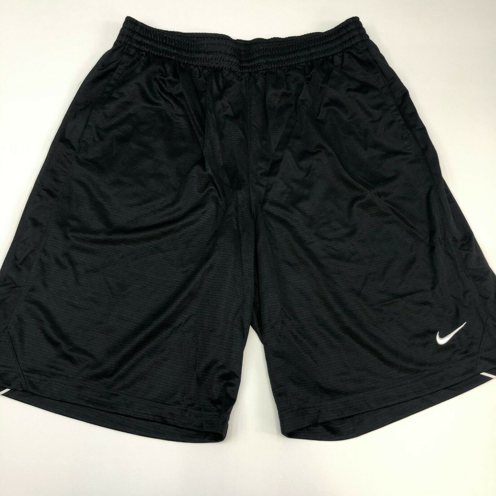 nike workout shorts with pockets