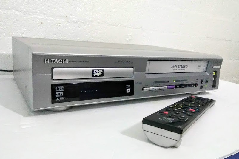 Hitachi DVPF2U DVD/VCR Combo w/Original Remote Control DVD & Bluray