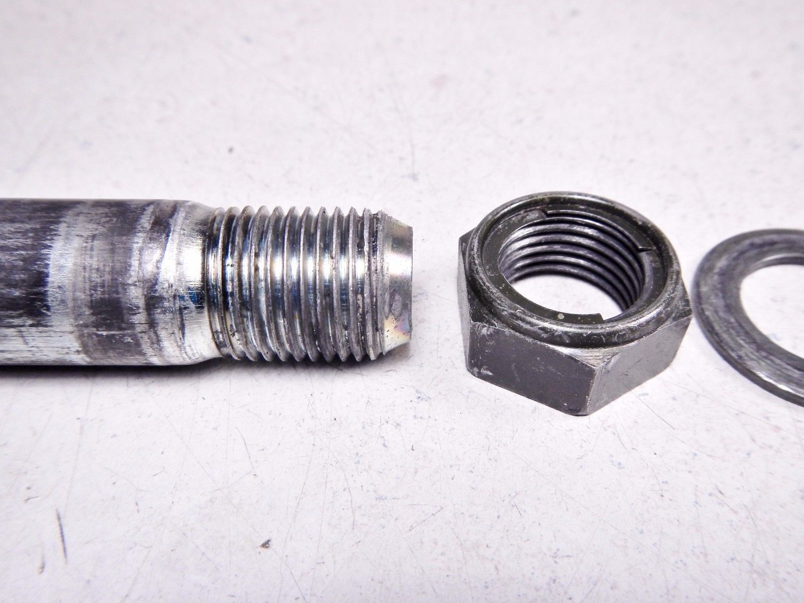 99 YAMAHA YZ125 SWINGARM REAR SWING ARM HINGE PIVOT BOLT Axles