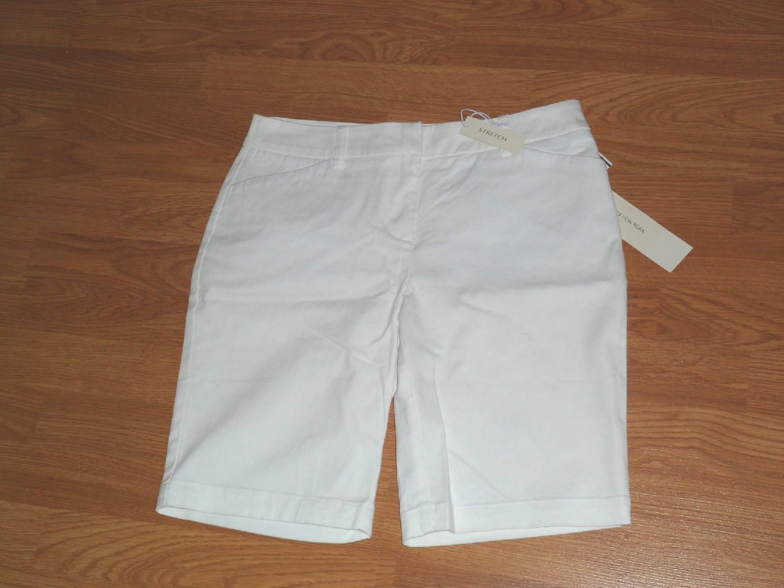 *JONES NEW YORK SPORT BERMUDA SHORTS SIZE 6-8-8P WHITE STRETCH MSRP:$44.00 NWT *JONES NEW YORK SPORT BERMUDA SHORTS SIZE 6-8-8P WHITE STRETCH MSRP:$44.00 NWT