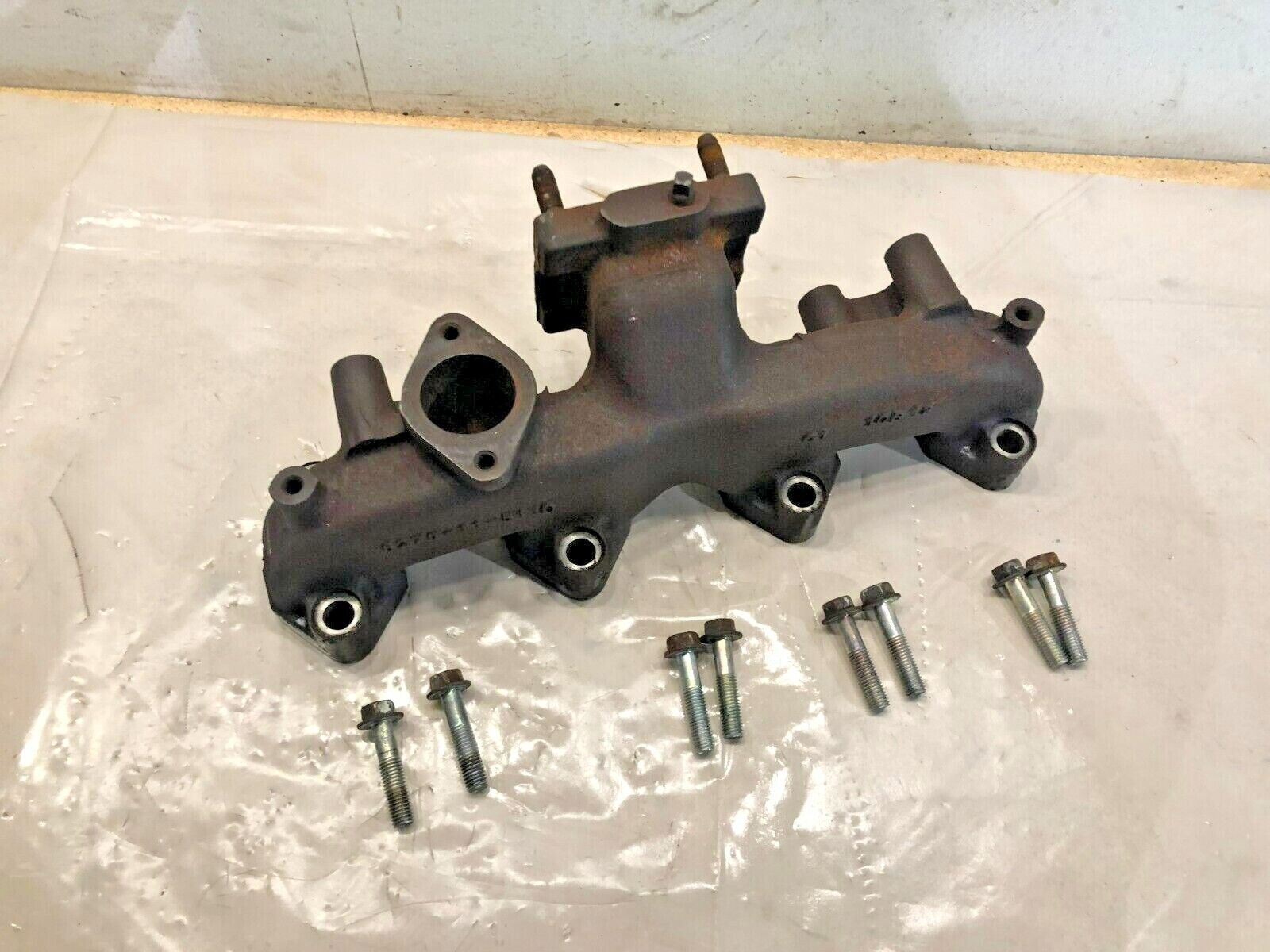 Cummins 4 cylinder diesel engine exhaust manifold 6275115110 OEM