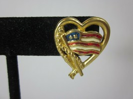Vintage AVON USA Patriotic Flag Goldtone Heart Americana Lapel Pin Tie Tack - $7.91