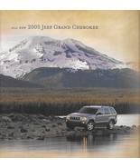 2005 Jeep GRAND CHEROKEE sales brochure catalog US 05 Laredo Limited - $8.00