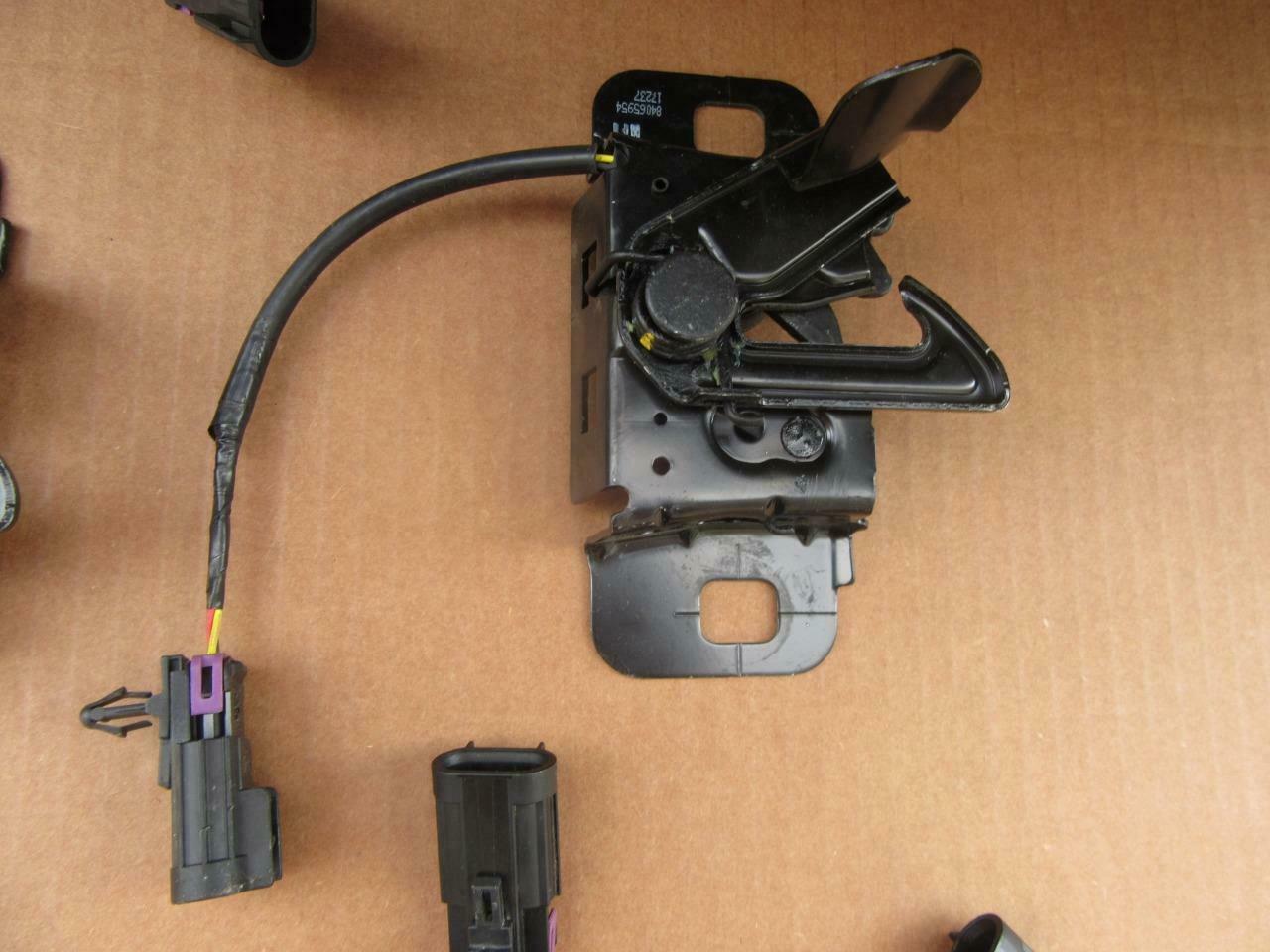 OEM Set of 5 20142018 GM GMC Cadillac Chevy Hood Latch lock Assembly