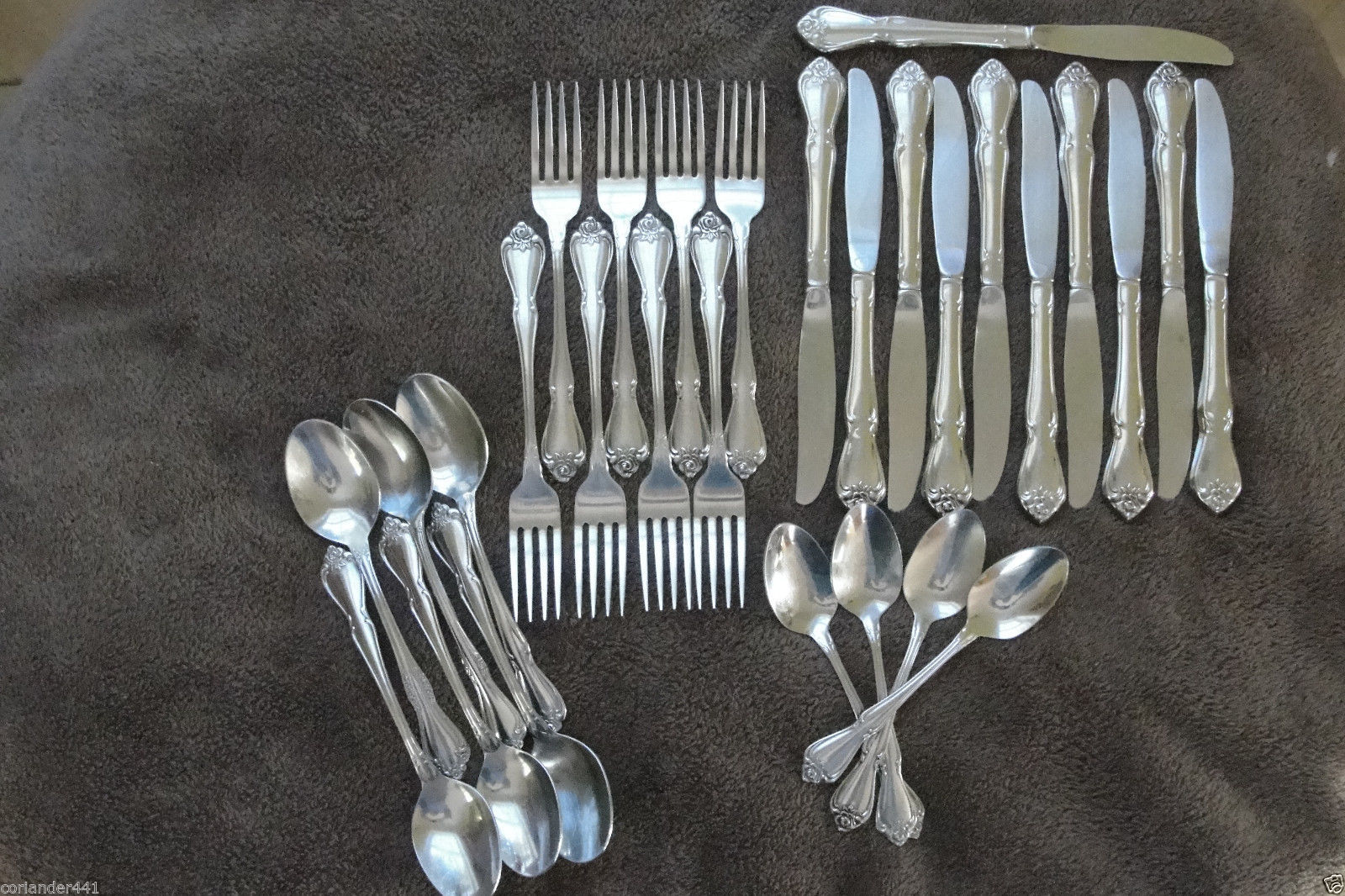 32 pieces Oneida Arbor Rose/True Rose Stainless Flatware - Flatware