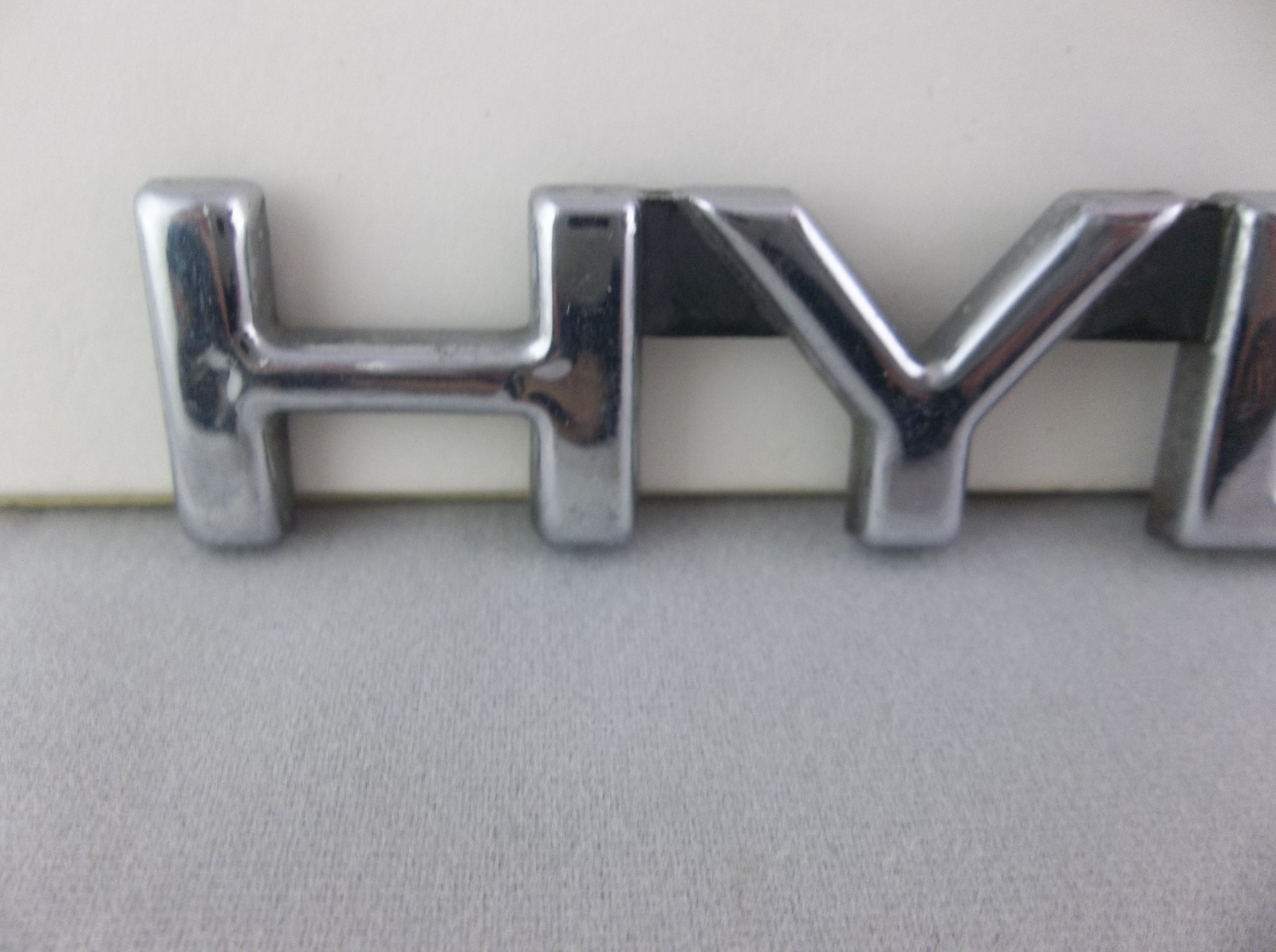 1992-1995 'hyundai' Elantra Chrome Plastic Trunk Script Emblem Oem 