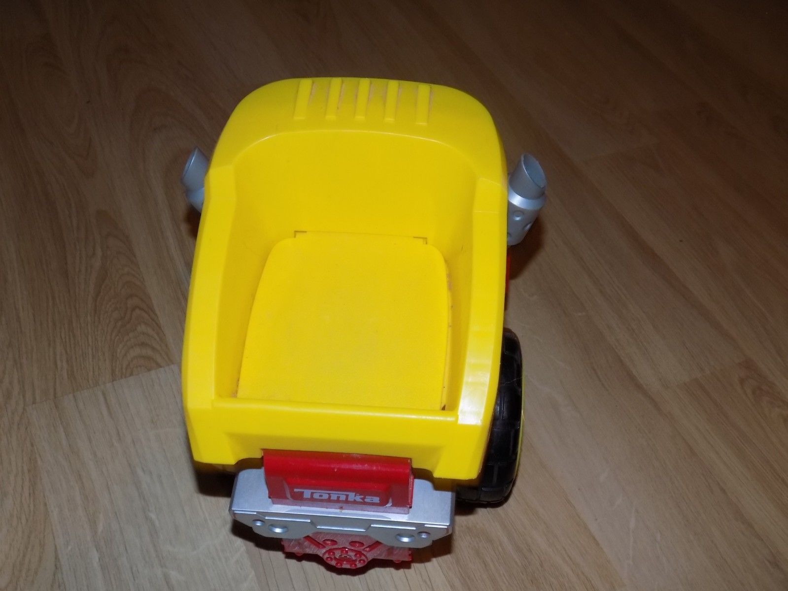 tonka chuck and friends battery compartment