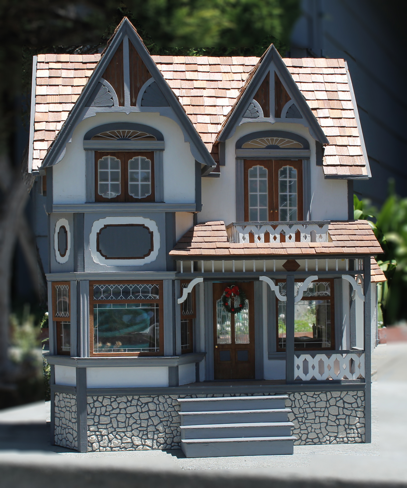 DuraCraft 112 Handcrafted Dollhouse Linfield (Flipped) Wooden