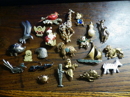 22 Vintage to Now Figural Animal Brooches Lot – Many Signed - $40.00