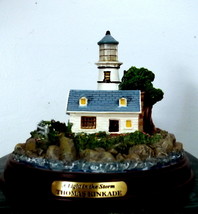 Thomas Kinkade Seaside Memories &#39;A Light in the Storm&#39; Lighted Lighthous... - $11.88