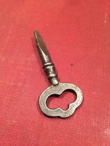 Vintage 30s small silver skeleton door key/tool with tri-oval shaped top hole