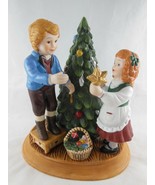 Avon Christmas Memories Figurine Keeping the Christmas Tradition  2nd Ed... - $11.70