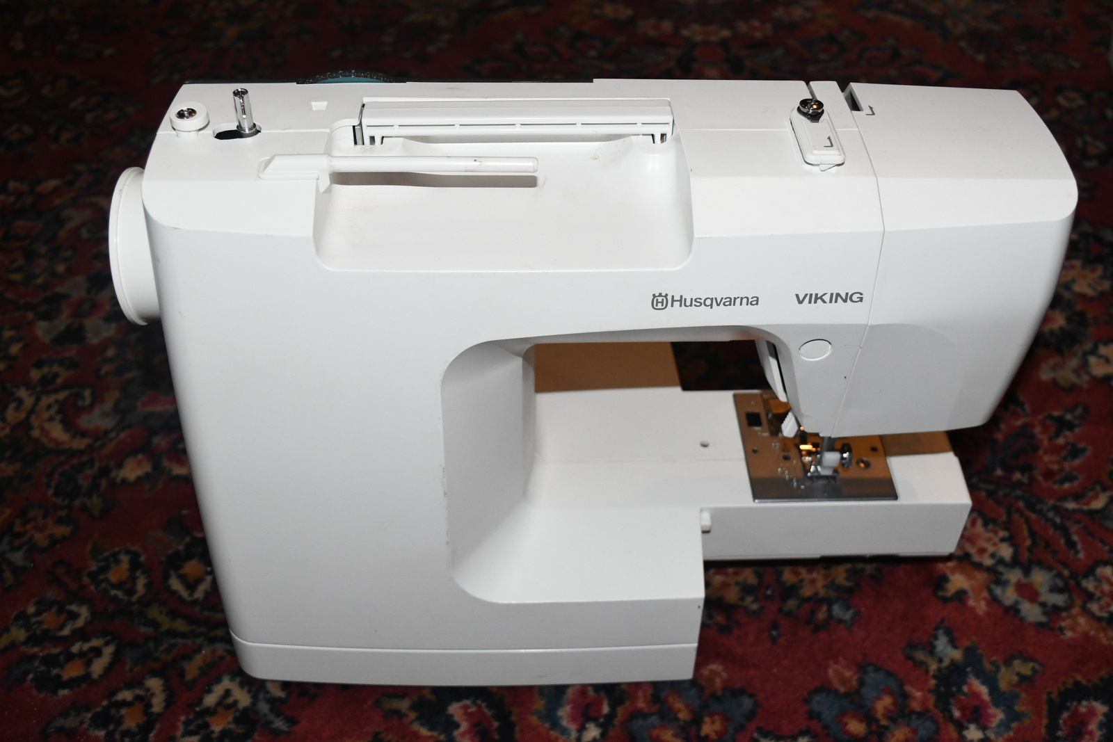 Husqvarna Viking Emerald 118 Sewing Machine No Pedal rare attic find