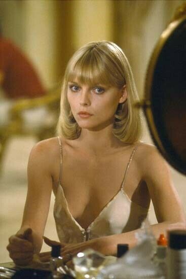 Michelle Pfeiffer sexy in low cut neglige very revealing 8x12 inch photo Scarfac