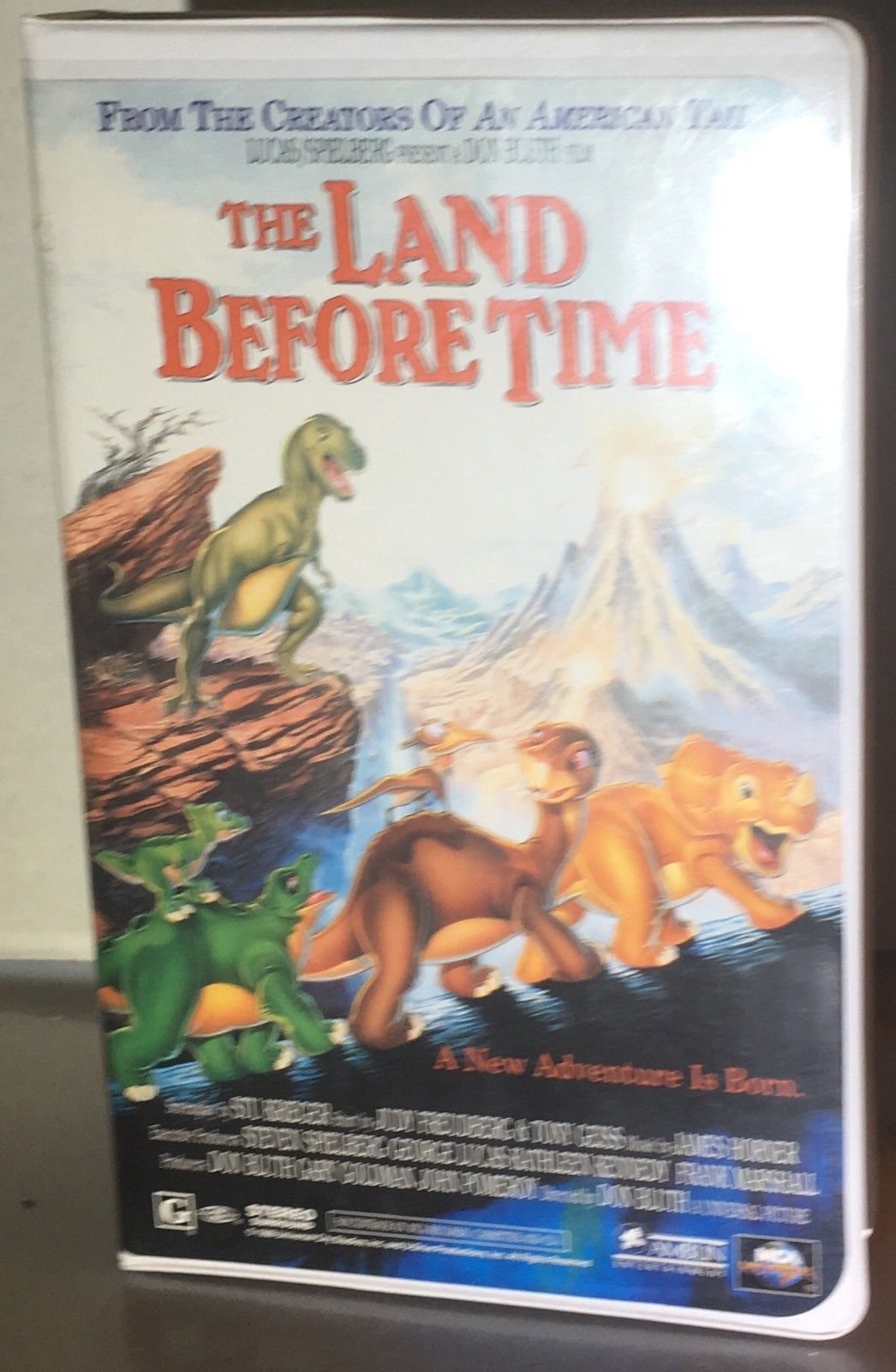 The Land Before Time (VHS, 1988) in original hard clamshell case VHS Tapes