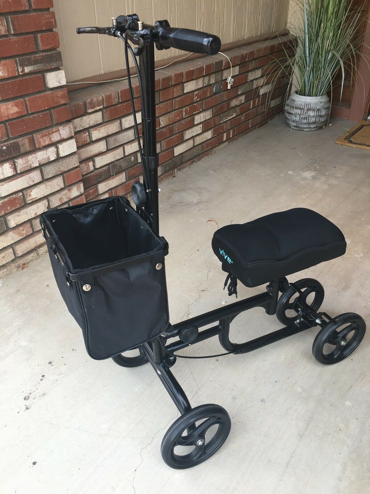 Vive knee walker steerable scooter for broken leg foot ankle injuries