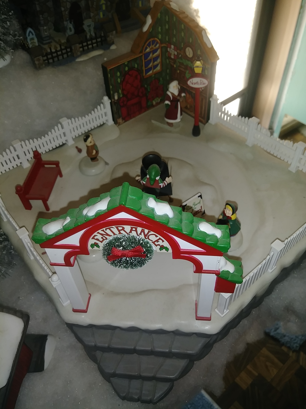 Collectors_Niche's booth at Bonanza - Collectibles, Holiday