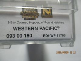 Micro-Trains # 09300180 Western Pacific 3-Bay Covered Hopper w/Round Hatches (N) image 6