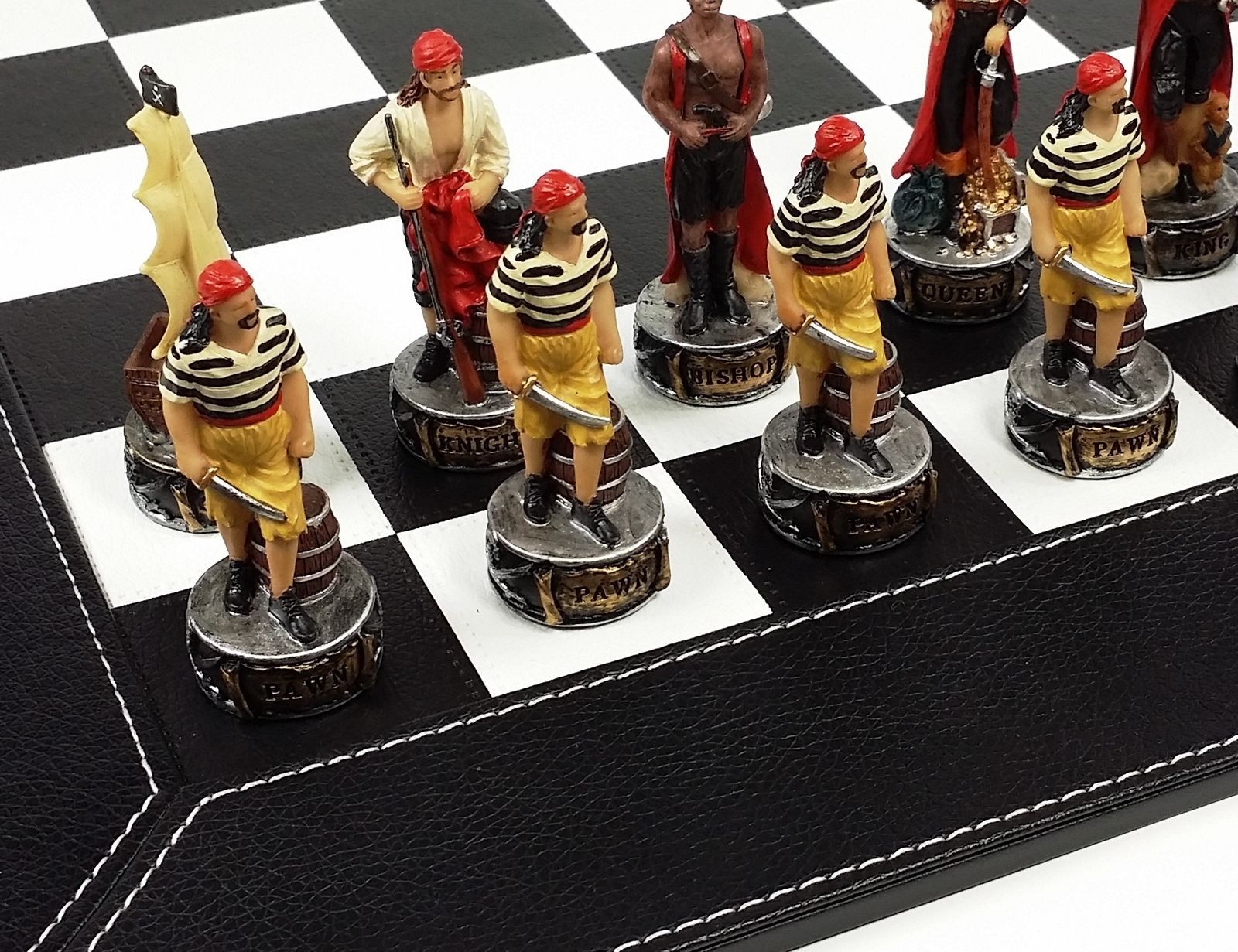 Кожаные шахматы