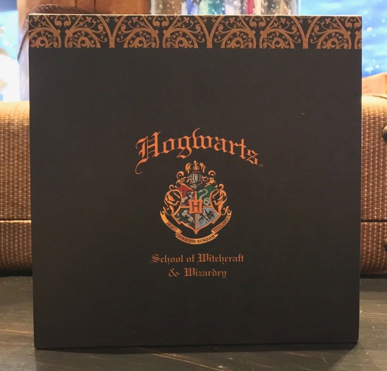 Universal Studios Harry Potter Hogwarts Stationery Gift Set / Keepsake
