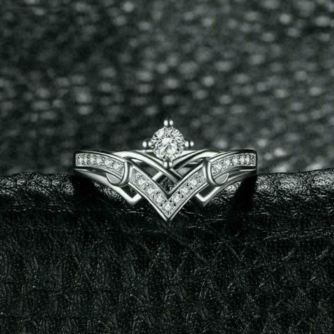0.75Ct Round Cut White Diamond 925 Sterling Silver Designer Engagement Ring