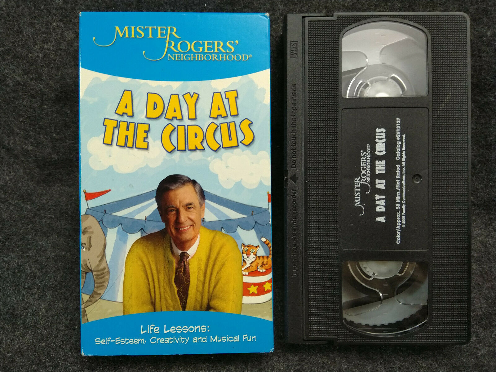 VHS Mister Rogers Neighborhood A Day At The Circus (VHS, 2005) VHS