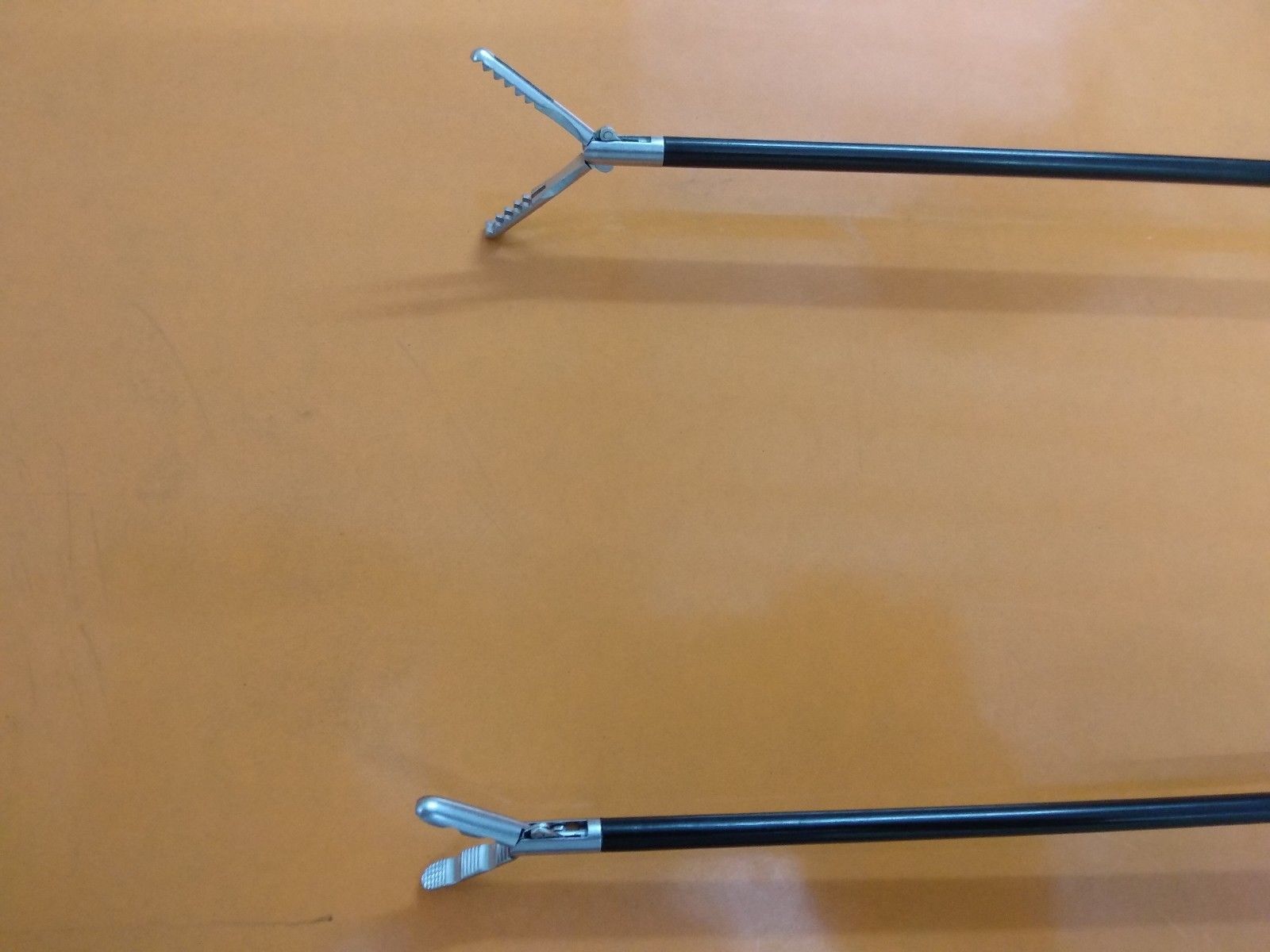 2Pc Laparoscopic Universal & Alligator Grasping Forceps 2Yrs Warranty