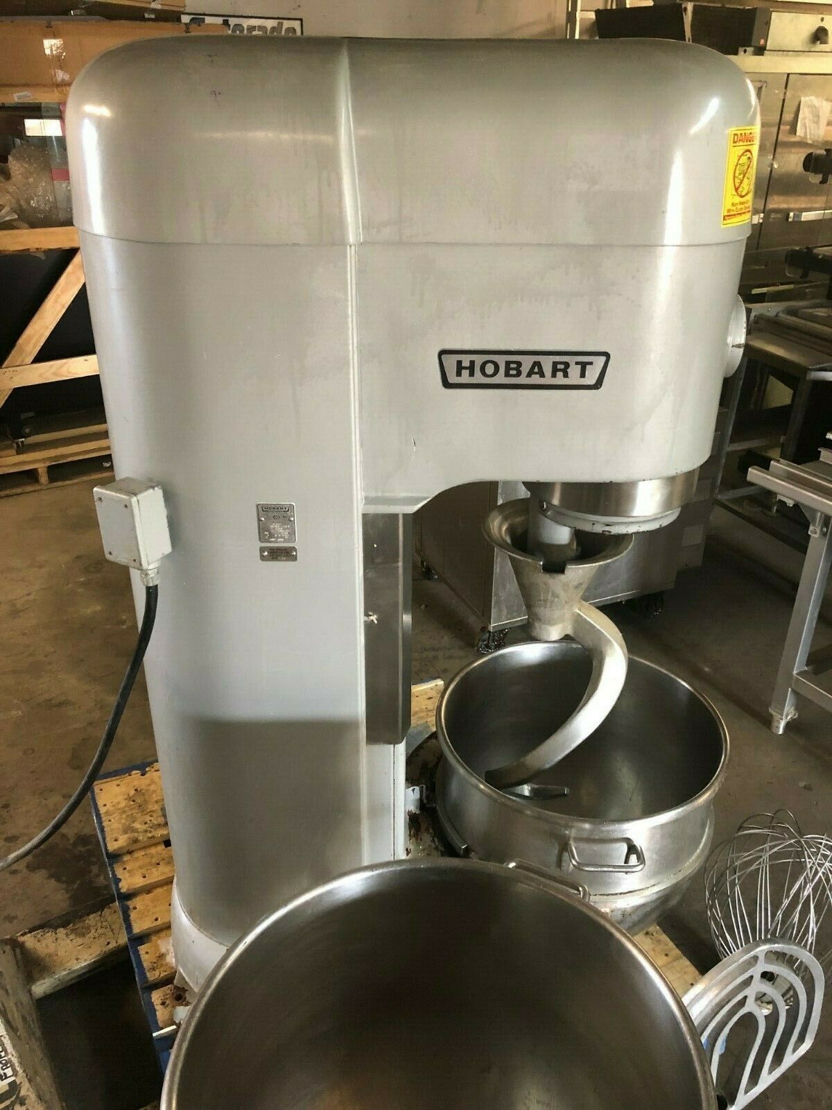 Hobart M802 Commercial 80 QT Bakery Baking Dough Mixer w/ Bowl Whisk