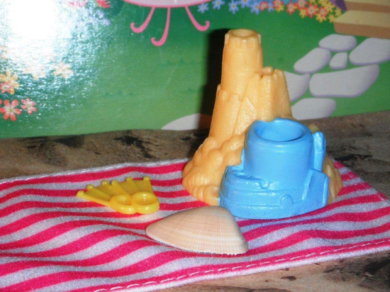 Fisher Price Loving Family Dollhouse Beach Towel Sandcastle Beach Toy