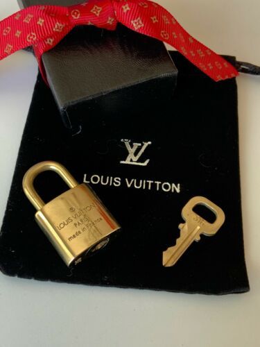 LOUIS VUITTON POLISHED BRASS LOCK KEY PADLOCK GIFT BOX LV POUCH USA SELLER - Handbag Accessories