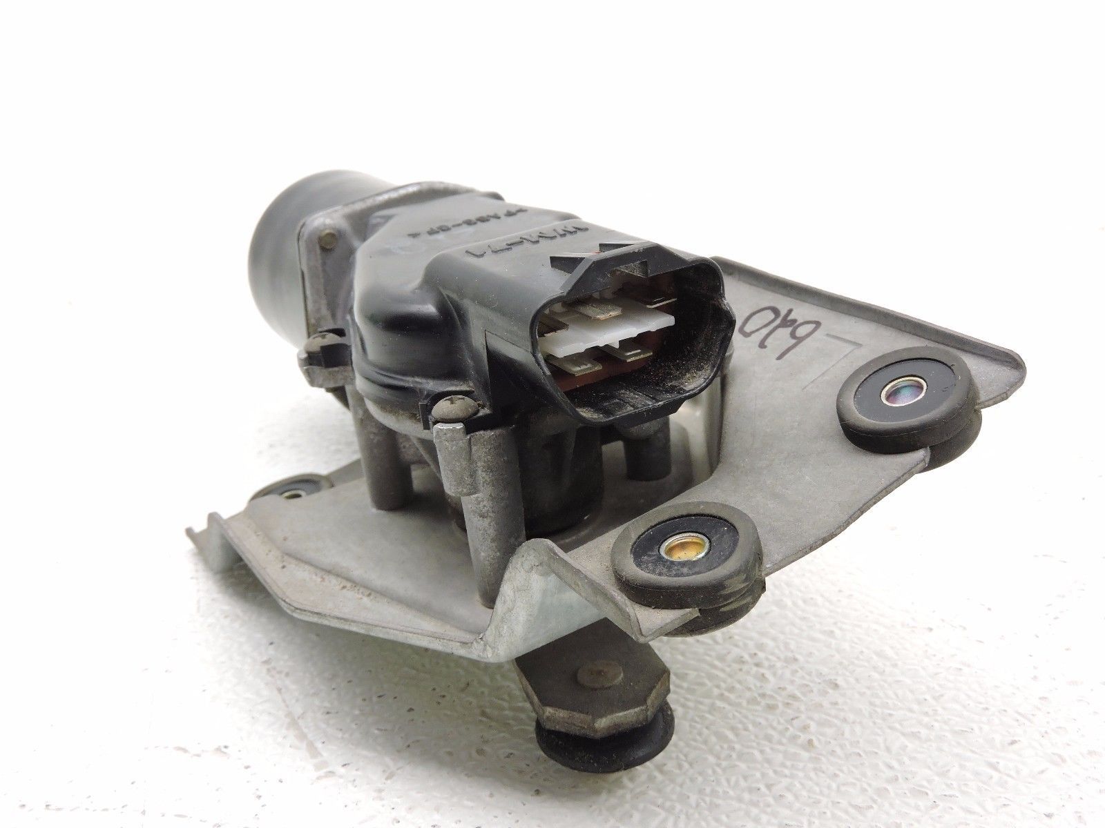 2000 Honda S2000 S2k Ap1 Windshield Wiper Motor and Mount Factory Oem 620 Car & Truck Parts