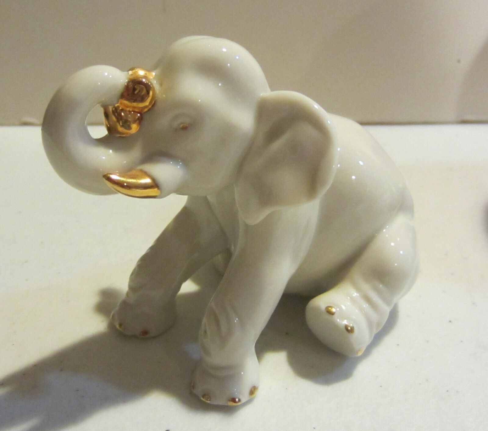 LENOX MAJESTIC ELEPHANT FIGURINES W GOLD TUSKS RARE Figurines