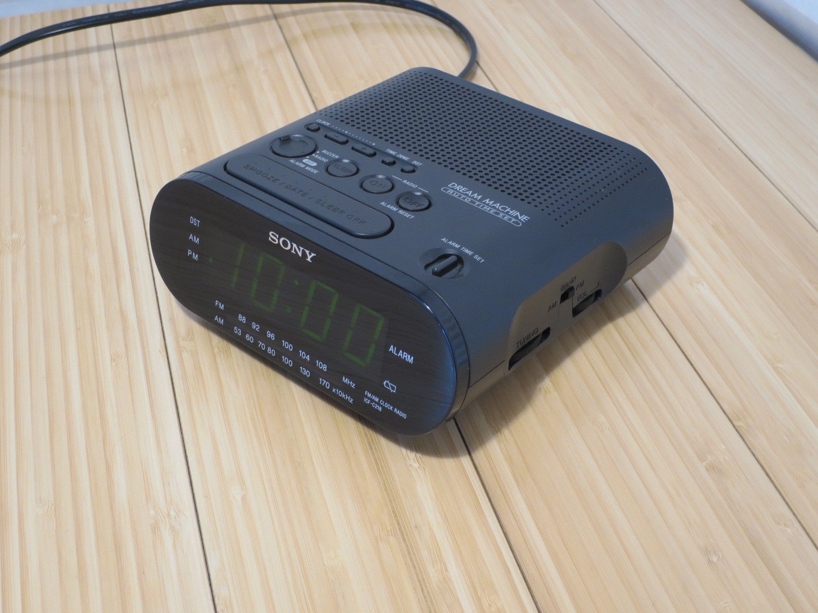 Model ICF-C218 Sony Dream Machine FM/AM Alarm Clock Radio 
