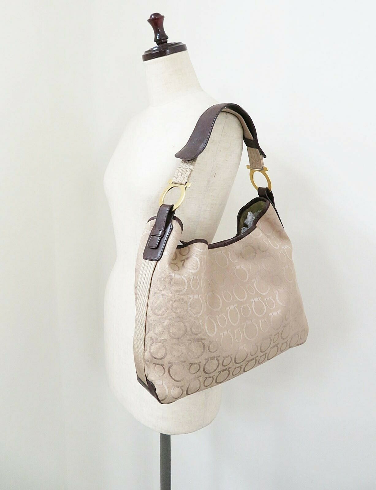 Auth SALVATORE FERRAGAMO Brown Gancini Canvas Shoulder Bag 34760