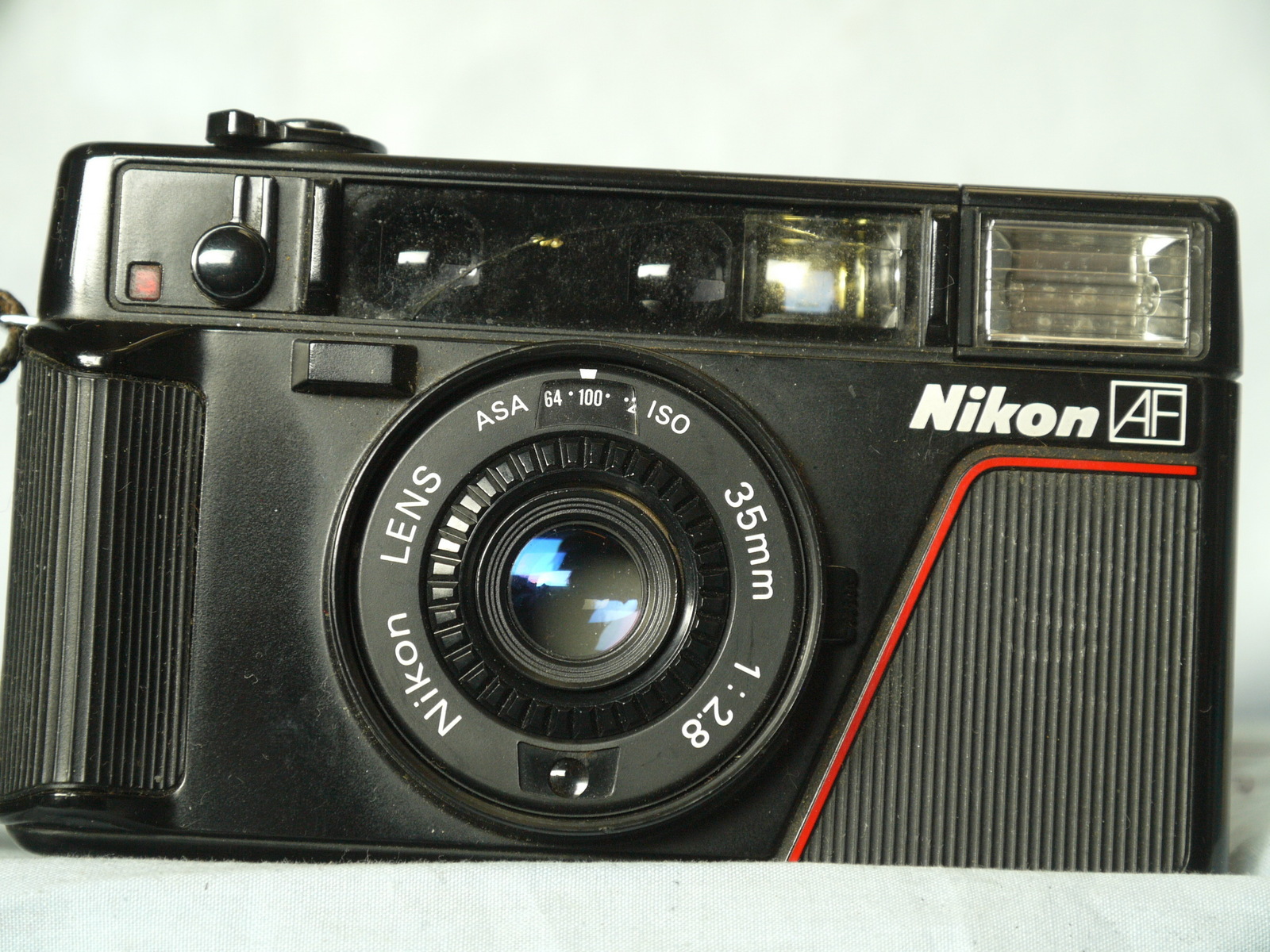 nikon l35af 35mm point & shoot film camera