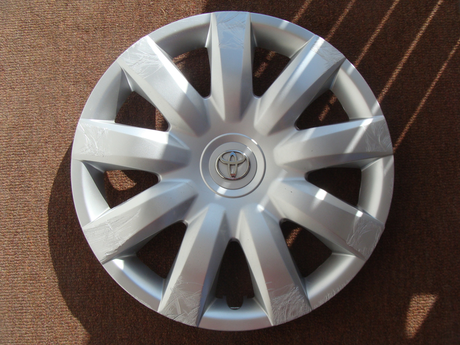 2004 2005 2006 GENUINE OEM TOYOTA CAMRY 15" 61136 HUBCAP WHEEL COVER ...