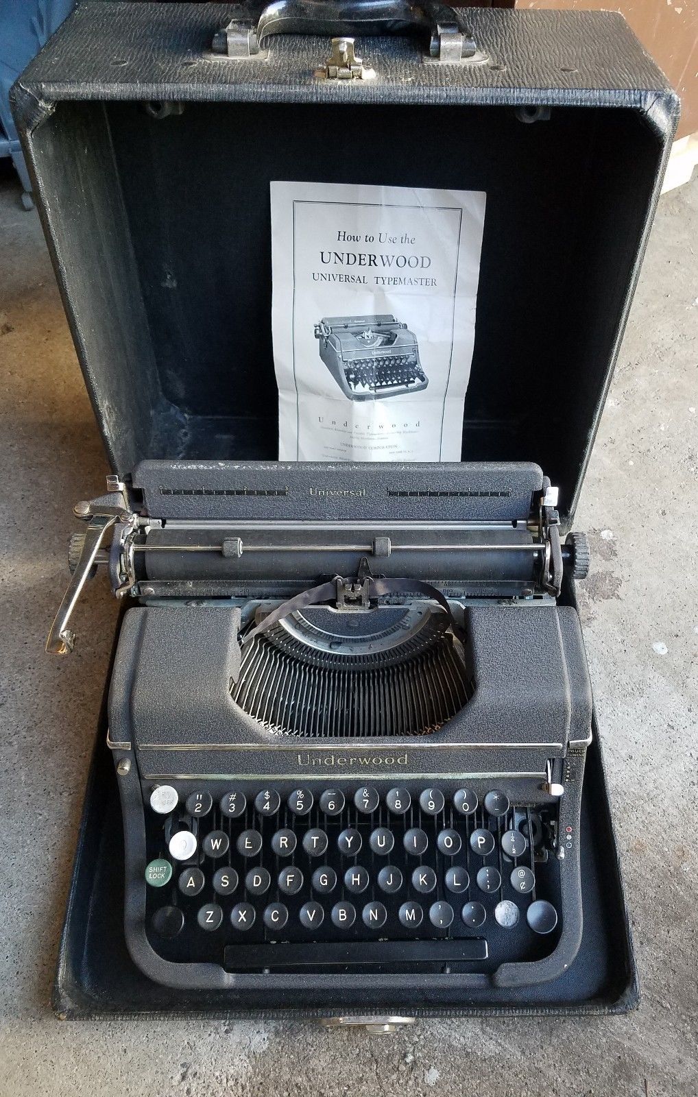 Vintage 1940s Underwood Universal Typemaster Portable Manual Typewriter ...