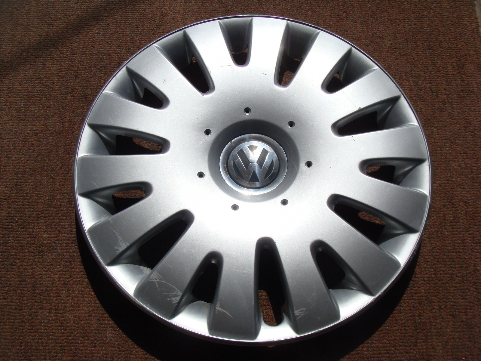 GENUINE VOLKSWAGEN JETTA 05 06 07 08 09 16" HUBCAP WHEEL COVER