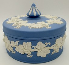 Vintage Wedgwood Jasperware White Grapevine on Blue Finial Round Trinket Box - $29.70