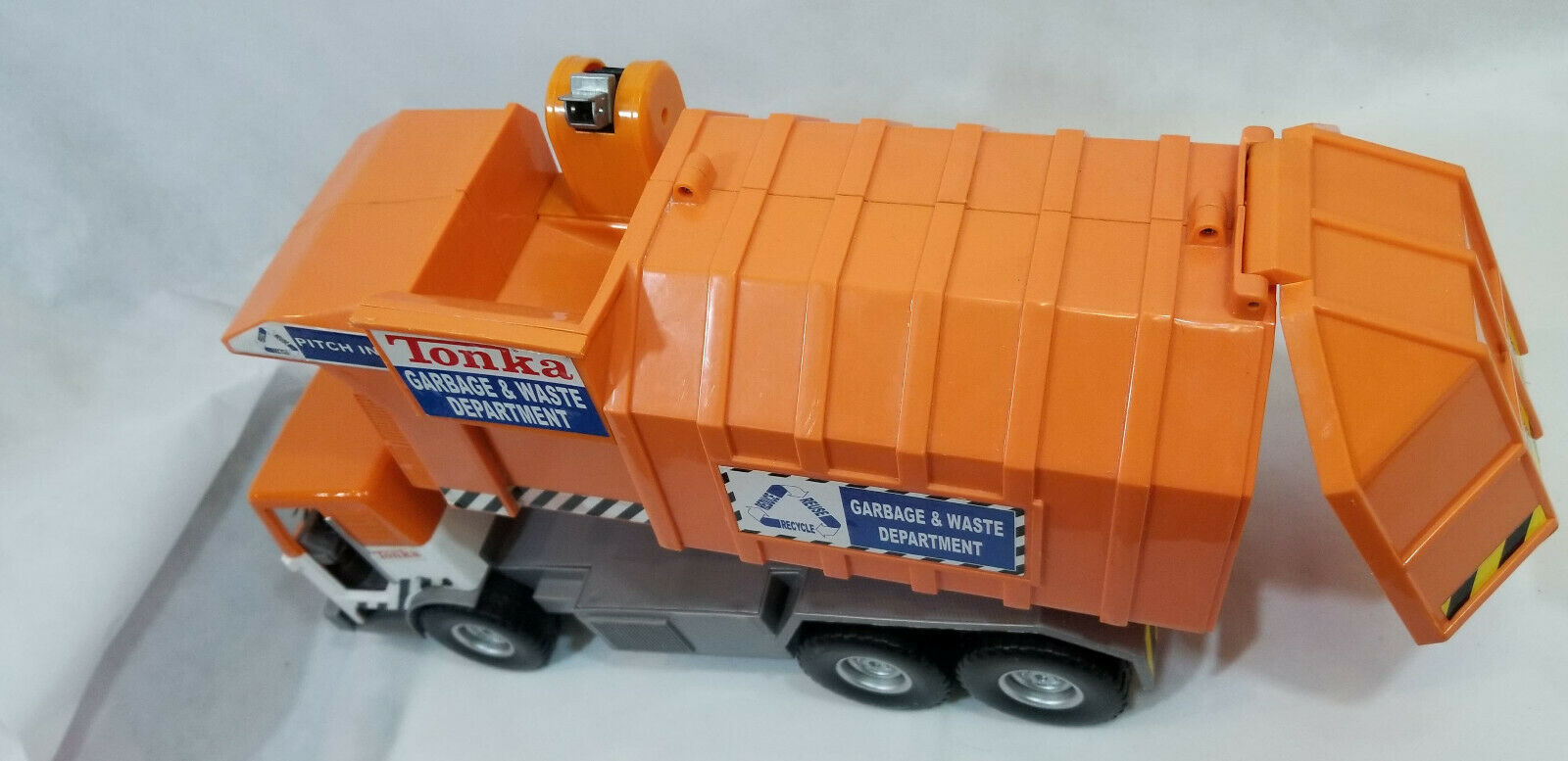 Hasbro FunRise Tonka Garbage Recycling Orange Truck 2002 - Toy Vehicles