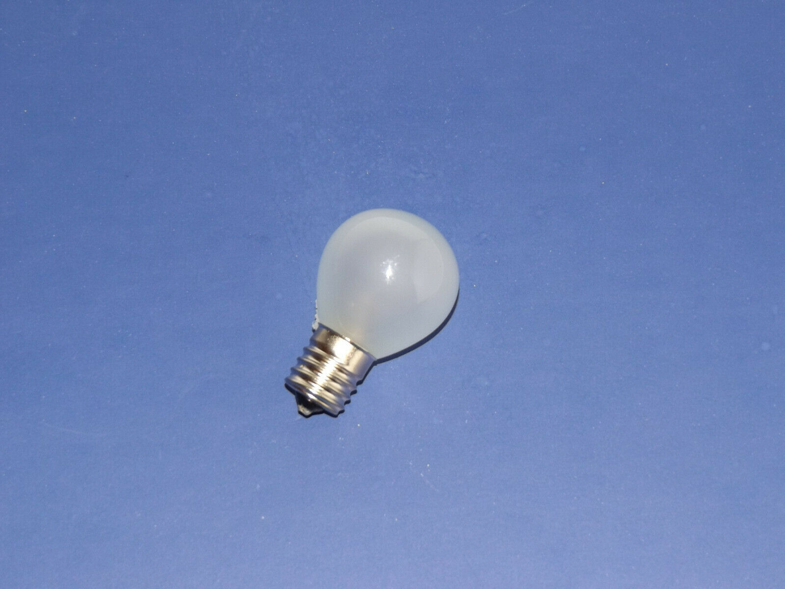 whirlpool-microwave-surface-light-bulb-exterior-4393681-n1149