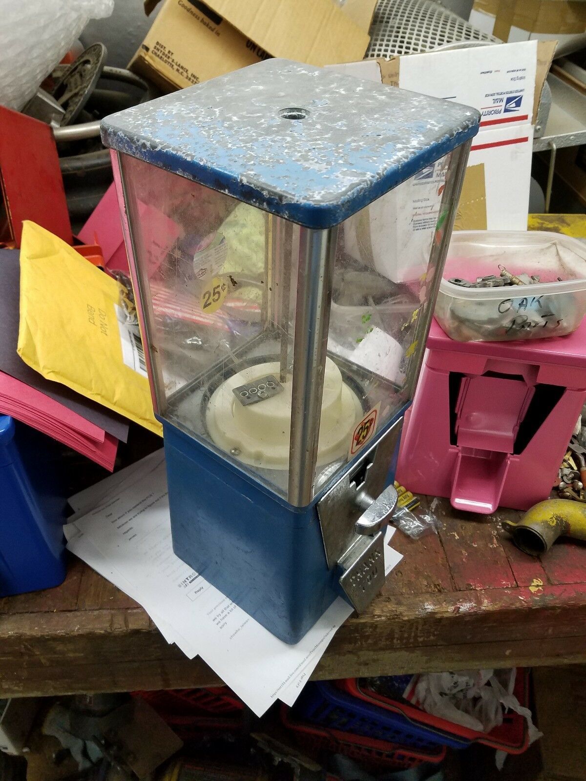 Used OAK Astro / Vista 1 inch Gumball machine 25 cent Incl Lock & key ...