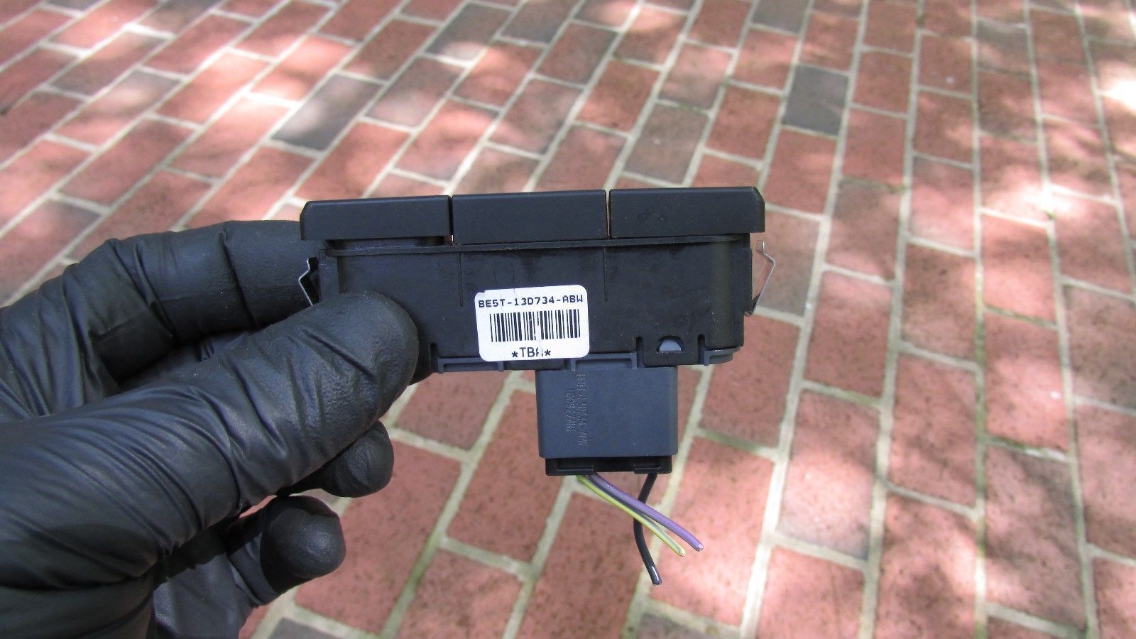 9264W FORD FUSION 10 11 12 OEM CENTER DASH TRACTION CONTROL TCS SWITCH